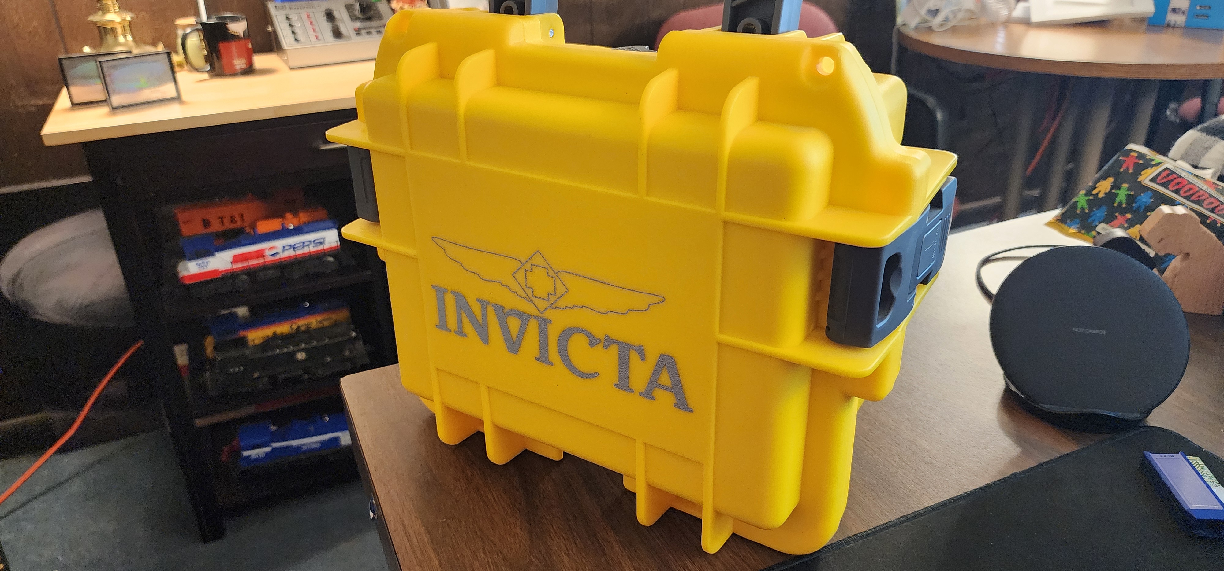 Invicta hard case - YELLOW