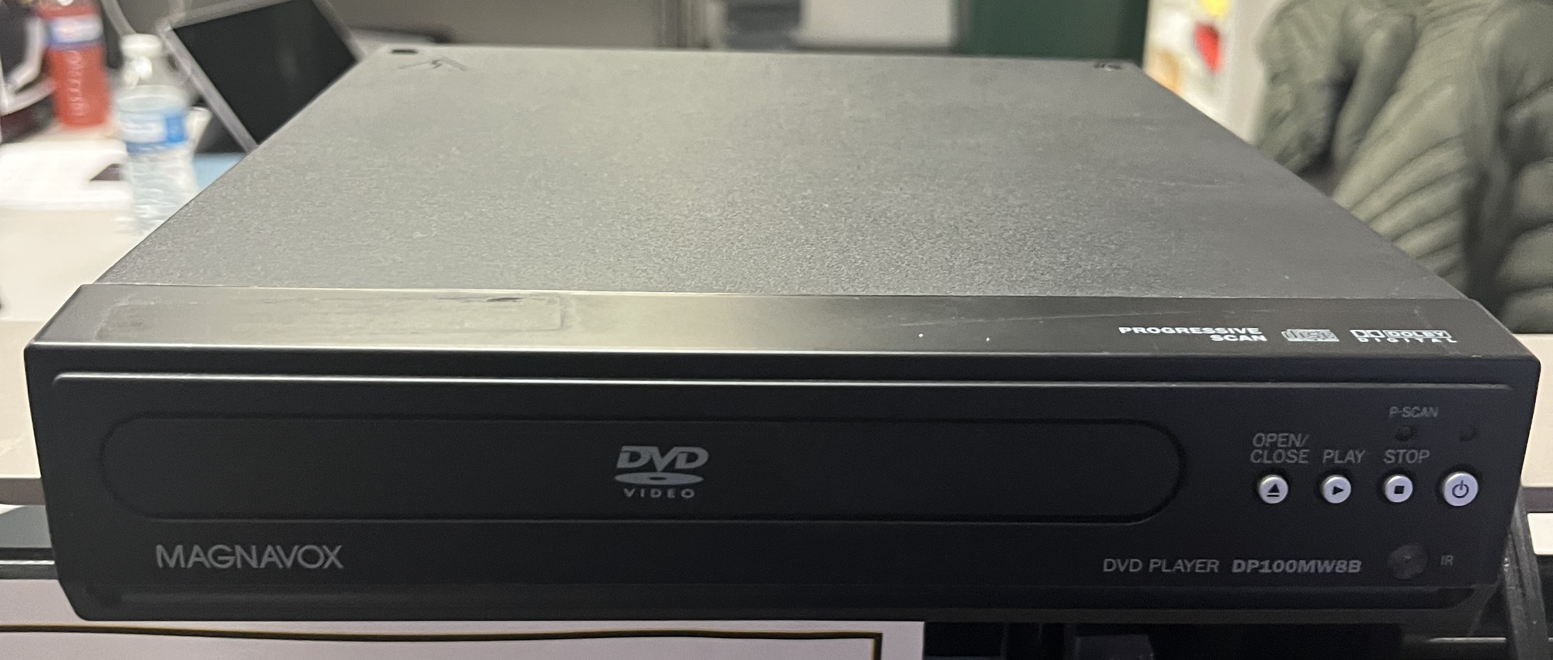 Magnavox DP100MW8B DVD Player w/ AV Cable